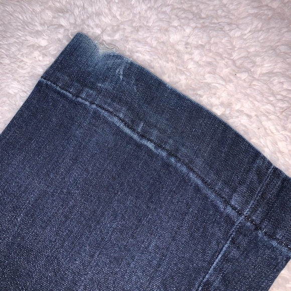 24 Guess jeans. EUC! - Picture 10 of 11